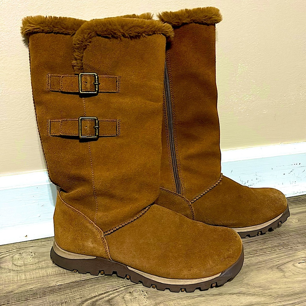 Skechers Grand Jams Snowdrop suede boots